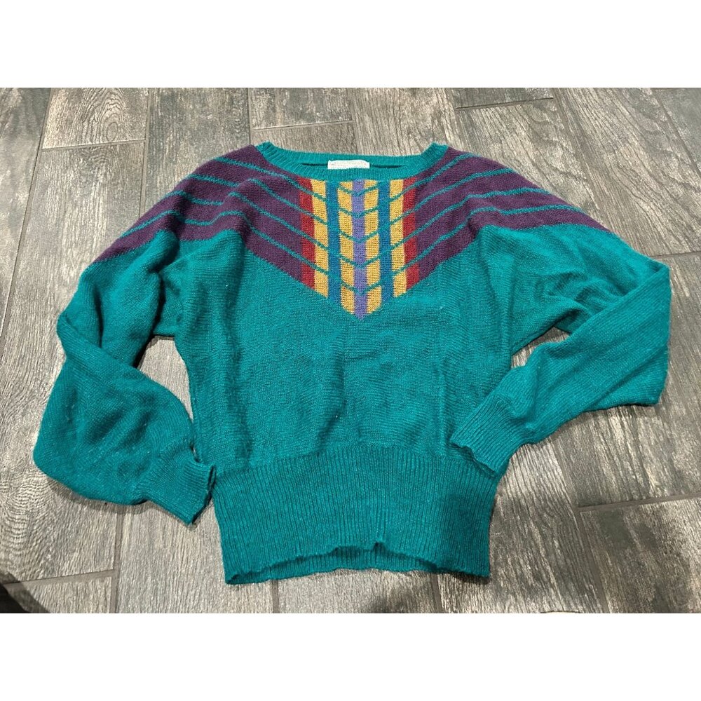 GENTLY USED  *VINTAGE* LOUBELLA SWEATER